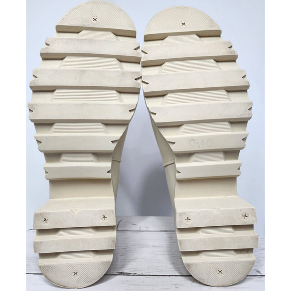 Shoedazzle Danilyn-E Cream Colored Faux Leather Lug Sole Bootie 5" Shaft, Zip Up - Picture 13 of 15